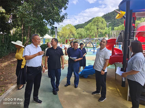 7月25日，徐涌駟副縣長，洪董陪同  岸香·居田谷一行調(diào)研豐樂西園地塊.jpg