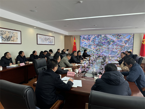 2月8日，縣委主要負(fù)責(zé)同志調(diào)研富豐新城片區(qū)項(xiàng)目建設(shè)并召開(kāi)征遷工作座談會(huì)（縣委書記汪凱，縣人大常委會(huì)副主任、縣委辦主任江勇民 ，縣政協(xié)副主席、縣發(fā)改委主任張冬春，縣科商工信局局長(zhǎng)汪璟峰，縣人社局局長(zhǎng)朱曉明 ）.jpg