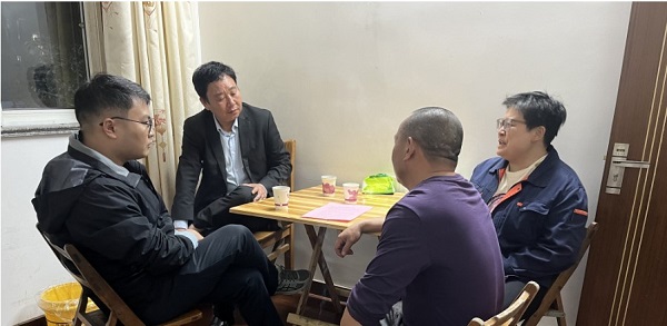 1699326054603397.jpg 23.11.7夜訪職工聽心聲共促服務(wù)再提升.jpg