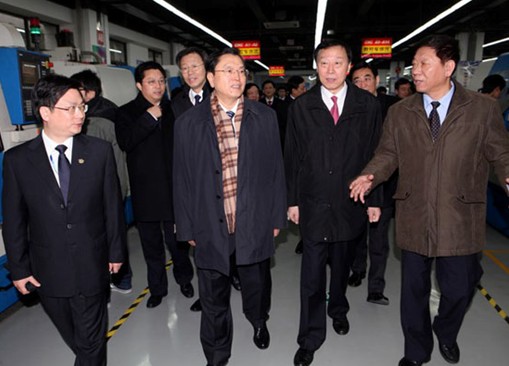 張德江副總理一行視察無錫市公共實(shí)訓(xùn)基地創(chuàng)業(yè)實(shí)訓(xùn)中心